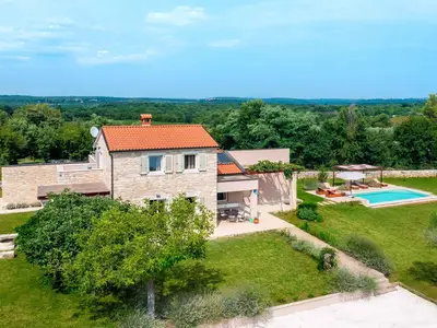 Villa für 6 Personen (171 m²) in Brajkovići 3/10