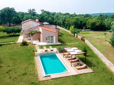 Villa für 6 Personen (171 m²) in Brajkovići 4/10