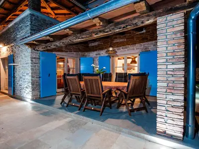 Villa für 8 Personen (320 m²) in Krmed 6/10