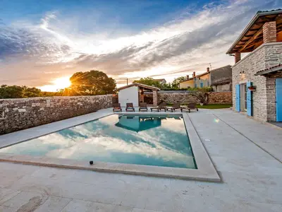 Villa für 8 Personen (320 m²) in Krmed 8/10