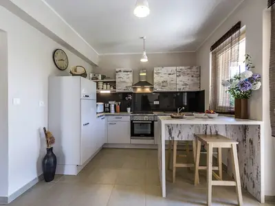 Villa für 8 Personen (171 m²) in Brajkovići 9/10