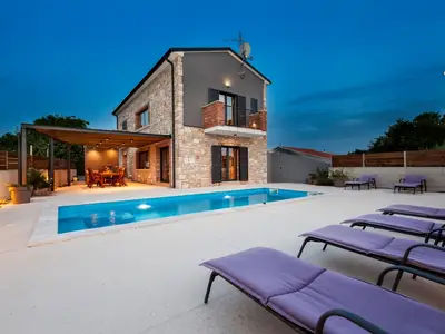 Villa für 8 Personen (200 m²) in Kanfanar 1/10