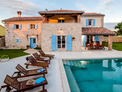 Villa für 8 Personen (320 m²) in Krmed 5/10