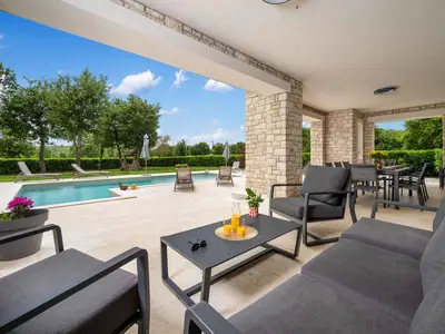 Villa für 8 Personen (270 m²) in Kanfanar 1/10