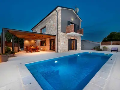Villa für 8 Personen (200 m²) in Kanfanar 1/10