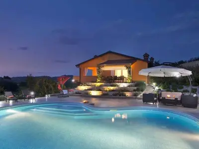 Villa für 10 Personen (450 m²) in Karojba 2/10