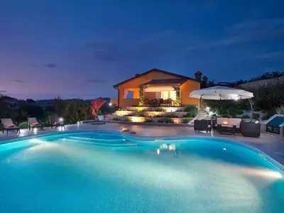 Villa für 10 Personen (450 m²) in Karojba 8/10