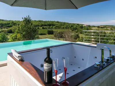 Villa für 8 Personen (180 m²) in Karojba 2/10