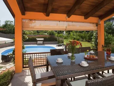 Villa für 10 Personen (450 m²) in Karojba 6/10