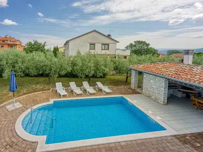 Villa für 8 Personen (121 m²) in Kaštel 4/10