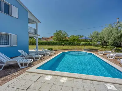 Villa für 8 Personen (121 m²) in Kaštel 9/10