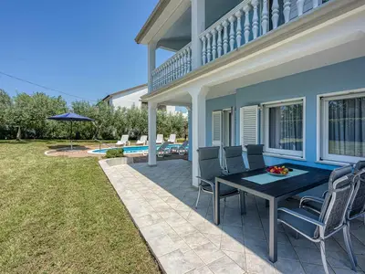 Villa für 8 Personen (121 m²) in Kaštel 10/10