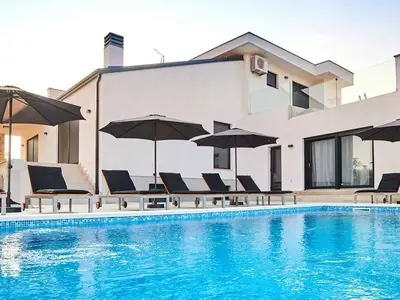 Villa für 8 Personen (340 m²) in Kaštel 5/10
