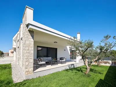 Villa für 8 Personen (340 m²) in Kaštel 2/10