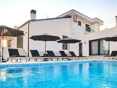 Villa für 8 Personen (340 m²) in Kaštel 2/10