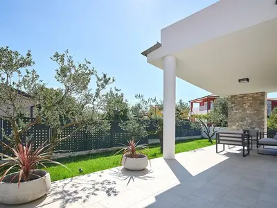 Villa für 8 Personen (340 m²) in Kaštel 6/10