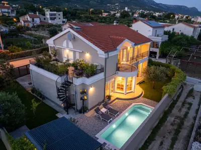 Villa für 6 Personen (300 m²) in Kastel Luksic 8/10
