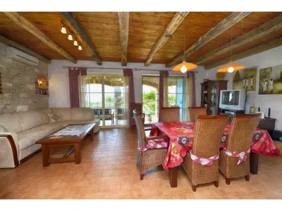 Villa für 8 Personen (120 m²) in Kaštelir 9/10