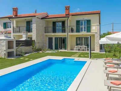 Villa für 8 Personen (144 m²) in Kaštelir-Labinci 1/10