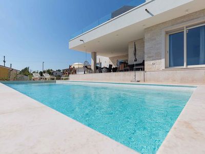 Villa für 8 Personen (243 m²) in Kaštelir-Labinci 1/10