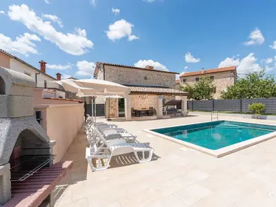 Villa für 4 Personen (100 m²) in Kaštelir 4/10