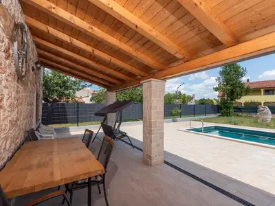 Villa für 4 Personen (100 m²) in Kaštelir 8/10