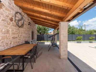 Villa für 4 Personen (100 m²) in Kaštelir 9/10