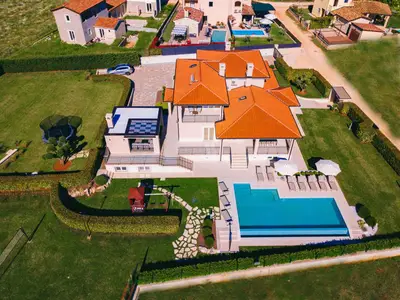 Villa für 10 Personen (380 m²) in Kaštelir 10/10