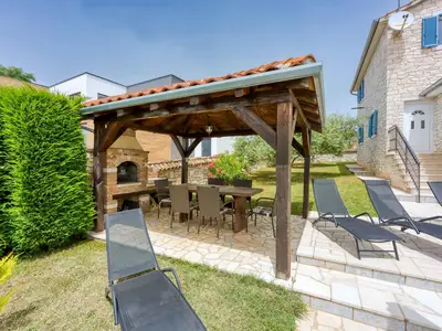 Villa für 8 Personen (142 m²) in Kaštelir 9/10