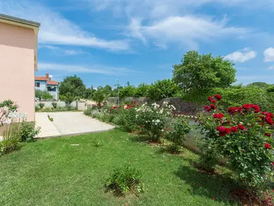 Villa für 6 Personen (100 m²) in Kaštelir 3/10