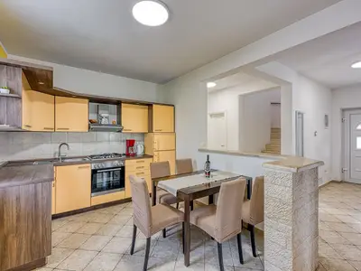 Villa für 8 Personen (142 m²) in Kaštelir 10/10