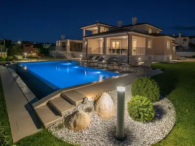 Villa für 10 Personen (380 m²) in Kaštelir 2/10