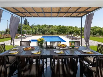 Villa für 10 Personen (320 m²) in Kavran 6/10