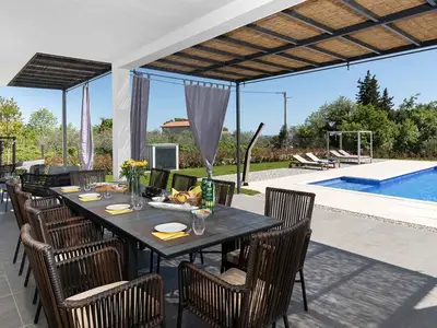 Villa für 10 Personen (320 m²) in Kavran 7/10