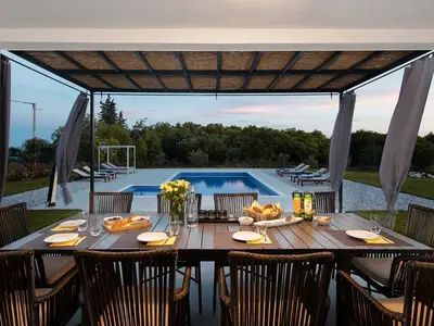 Villa für 10 Personen (320 m²) in Kavran 4/10