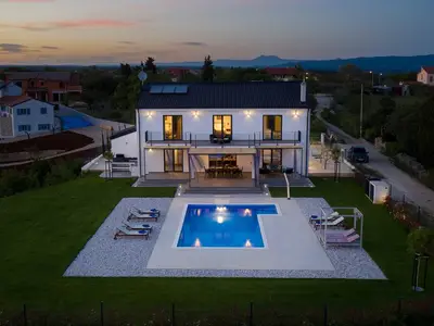 Villa für 10 Personen (320 m²) in Kavran 5/10