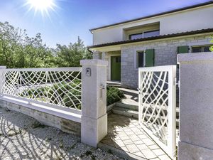 23780437-Villa-8-Kaštelir-Labinci-300x225-2