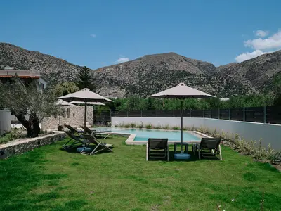 PoolOfHouse