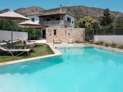PoolOfHouse