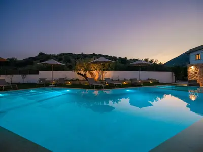 PoolOfHouse