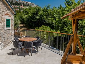 24058613-Villa-5-Klis-300x225-2