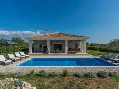 Villa für 8 Personen (280 m²) in Ključ 1/10
