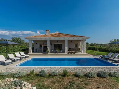 Villa für 8 Personen (280 m²) in Ključ 2/10