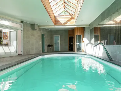 PoolOfHouse