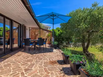 Villa für 8 Personen (110 m²) in Kornić 9/10