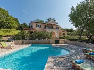 Villa für 10 Personen (260 m²) in Koromacno