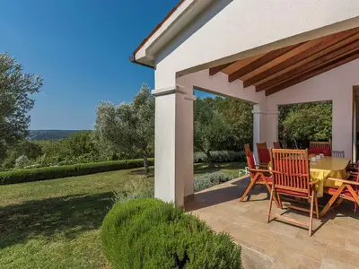 Villa für 8 Personen (230 m²) in Koromacno 10/10