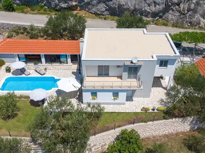 Villa Pasika with private pool, summer kitchen, BBQ, 4 bedrooms