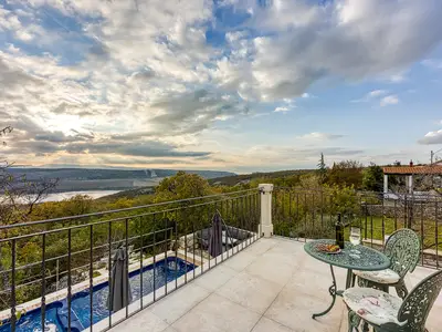 Villa für 6 Personen (66 m²) in Kraljevica 5/10