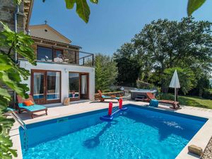 23954753-Villa-8-Krbune-300x225-3